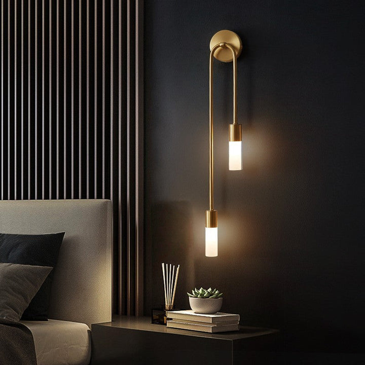 Moderne LED Vegglampe Gull – Slim 2-lys Stikk Vegglampe for Stue og Soverom | Skanto