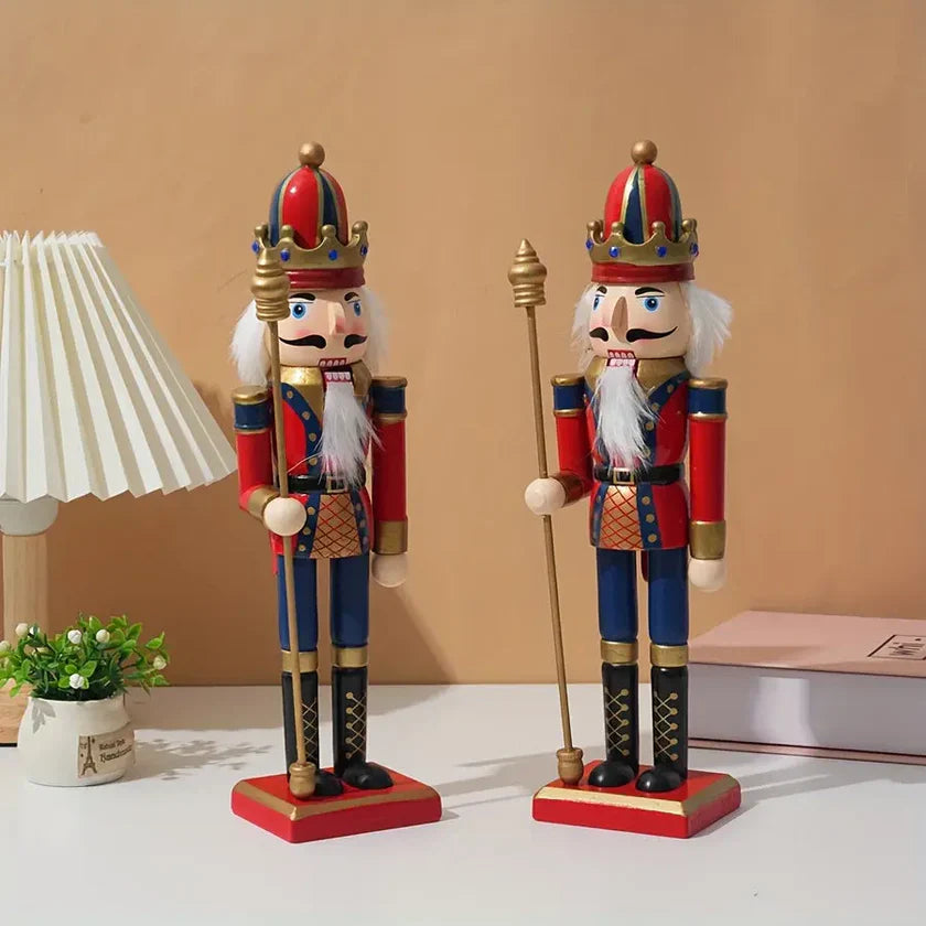 Skanto | FestiveGuard - Tradisjonell nøtteknekkerdekorasjon for julekos