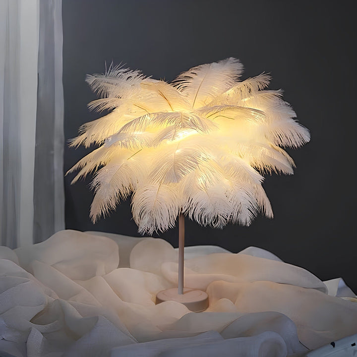 Skanto | Feather Shade Moderne Bordlampe