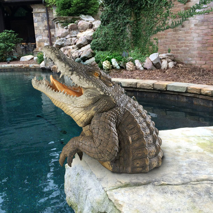 Skanto | Hage Swamp Gator Statue