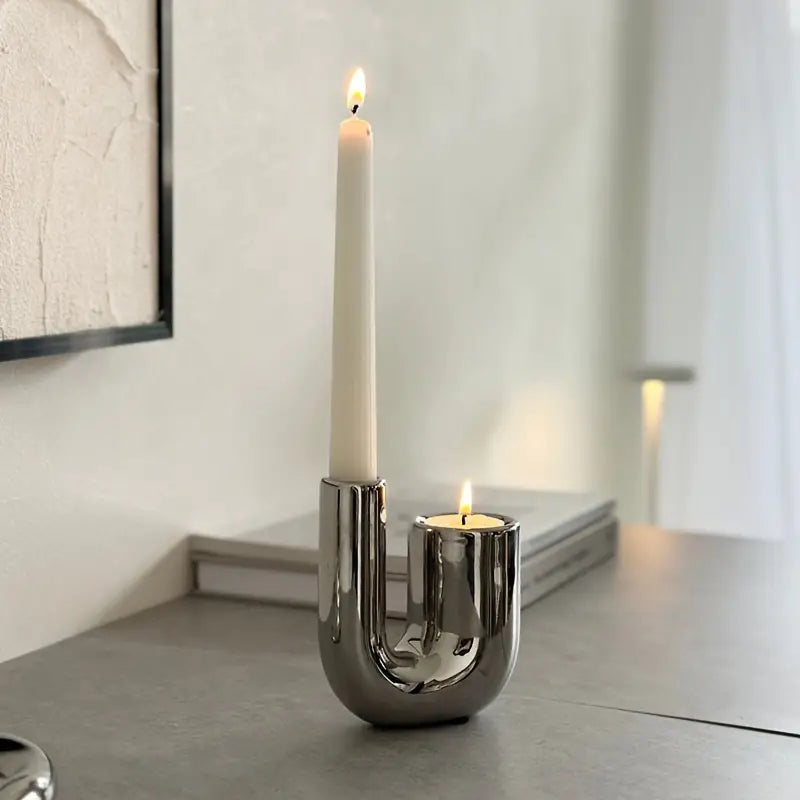 Elegant Sølv Stearinlys Holder med Minimalistisk Design | Skanto