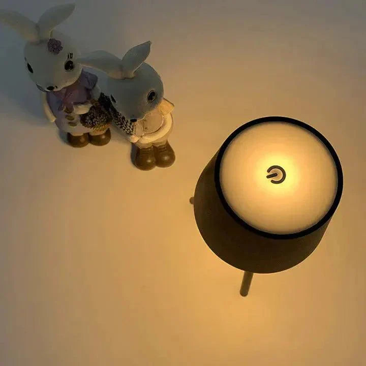 Skanto | LumaStand - Elegant Stativ Bordlampe