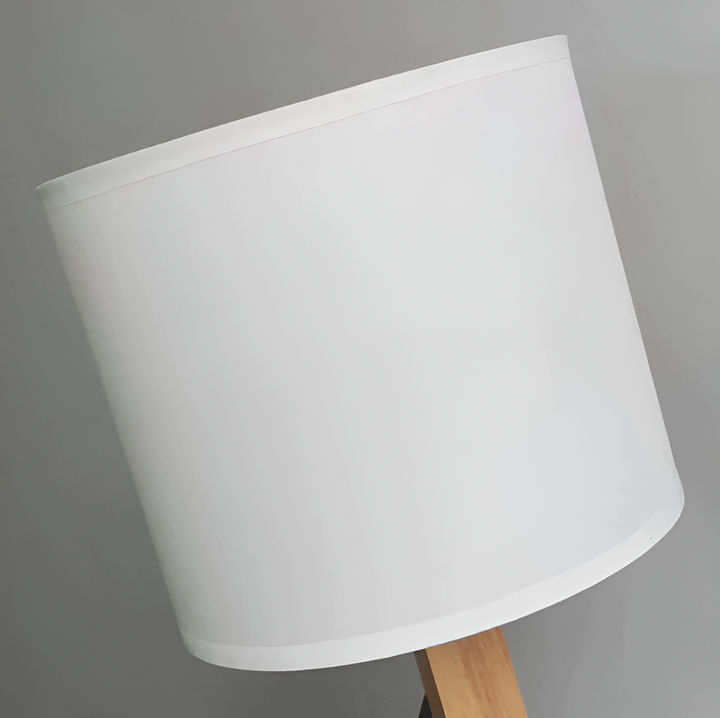 Skanto | Fleksibel Robot Skrivebordlampe laget av Massivt Tre – LumoBot
