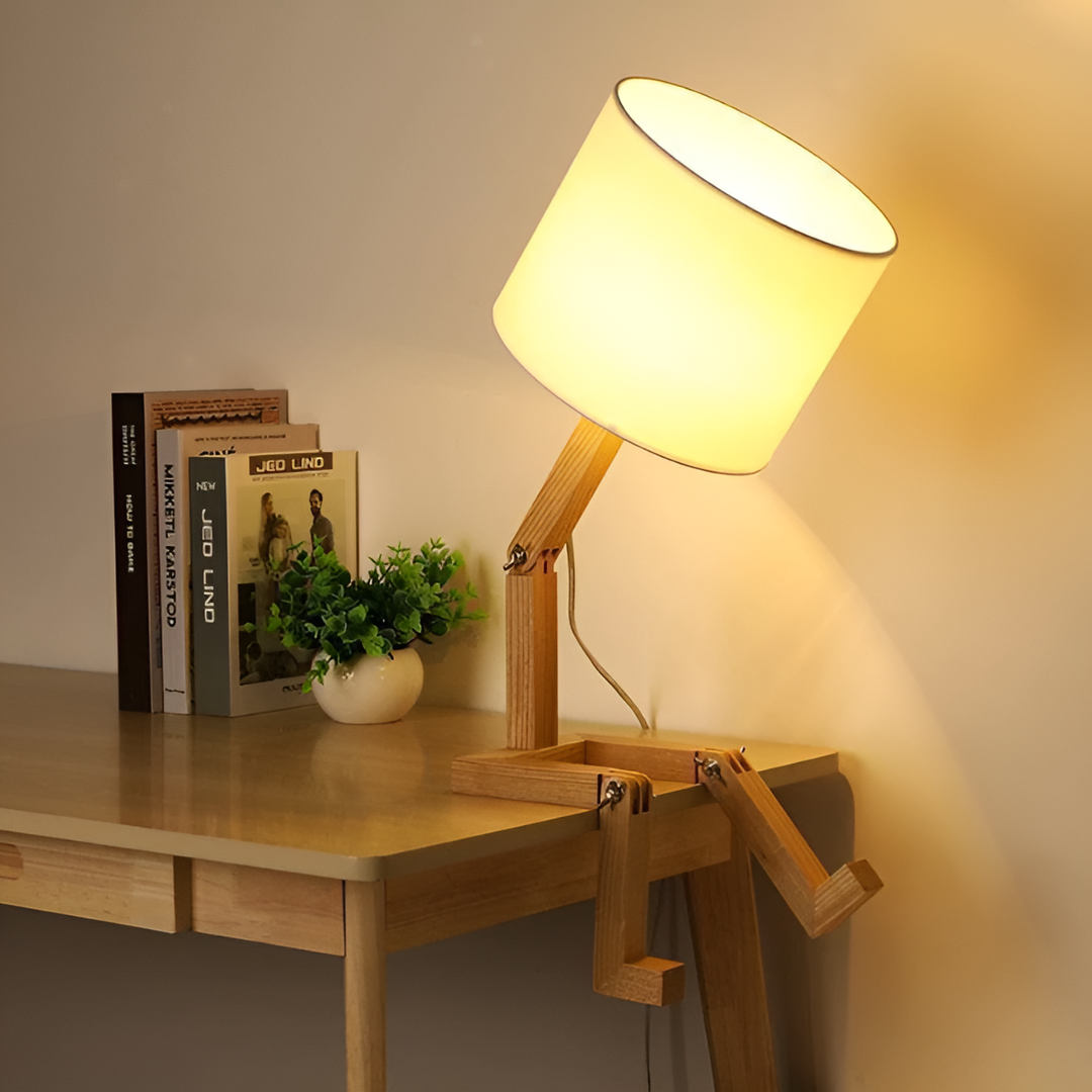 Skanto | Fleksibel Robot Skrivebordlampe laget av Massivt Tre – LumoBot