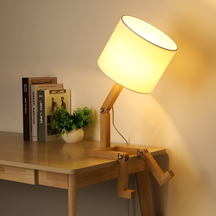 Skanto | Fleksibel Robot Skrivebordlampe laget av Massivt Tre – LumoBot