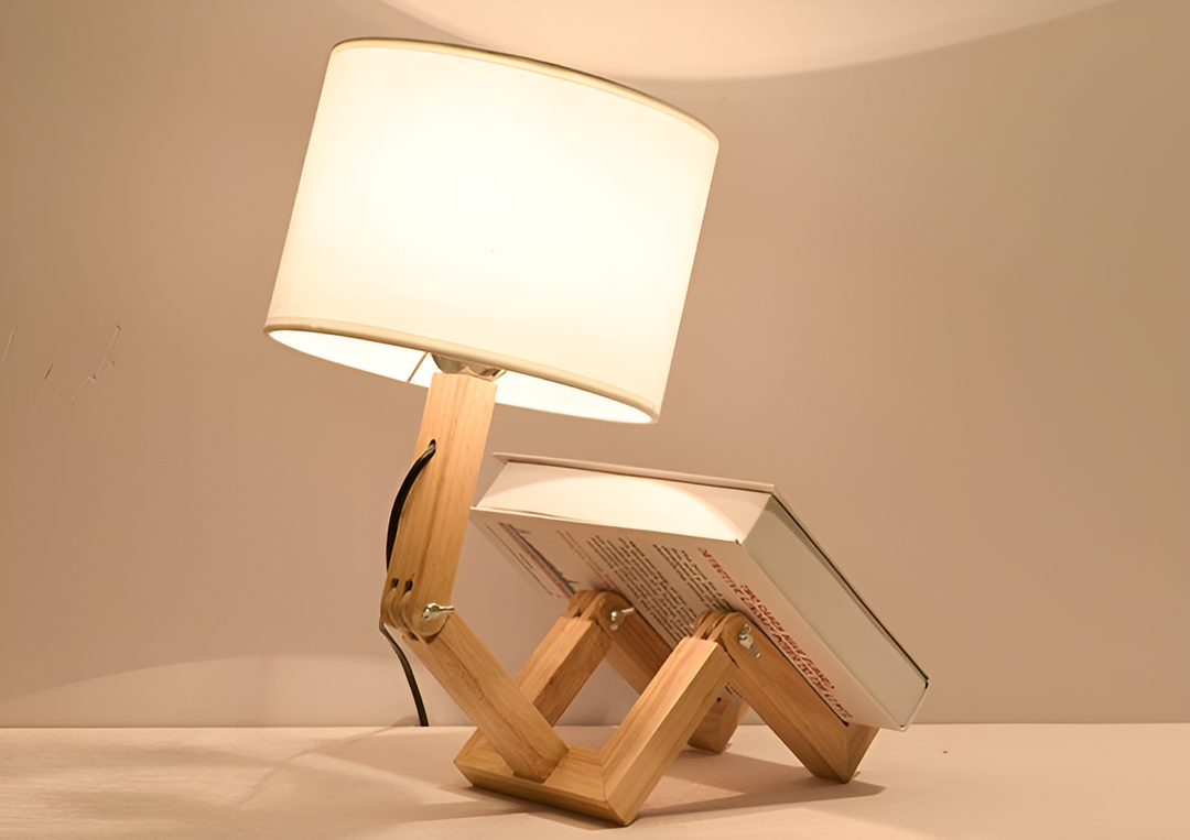 Skanto | Fleksibel Robot Skrivebordlampe laget av Massivt Tre – LumoBot
