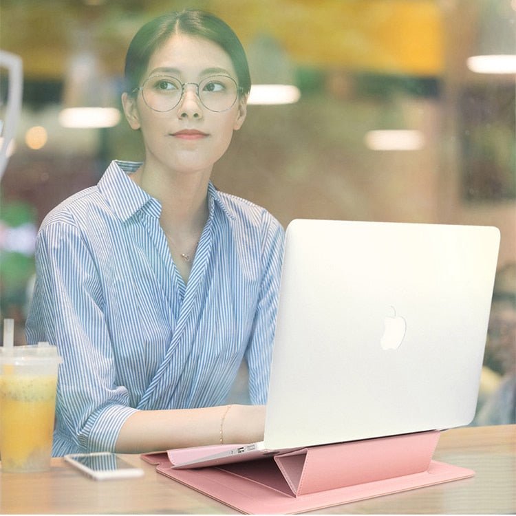Skanto | FlexiGuard – Slank Vanntett Laptop Sleeve med Støtbeskyttelse & Stativ