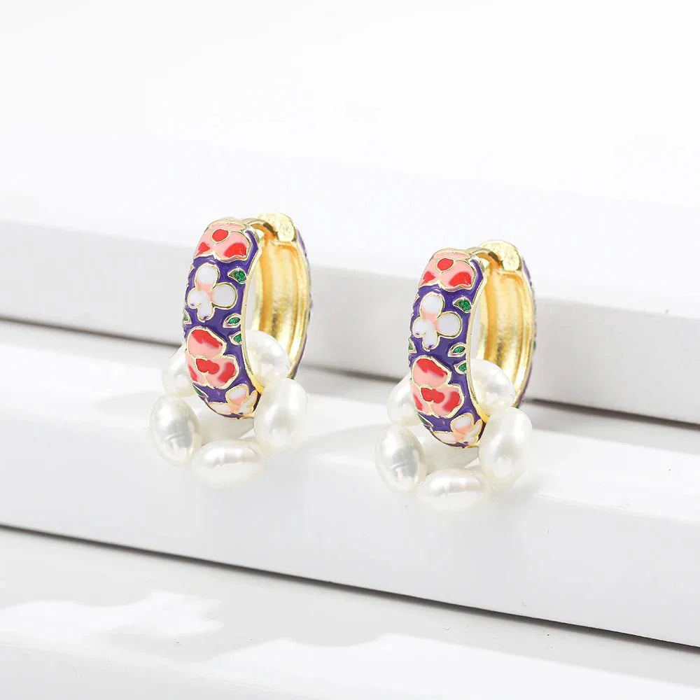 Skanto | Floral Elegance Perle Emalje Hoops Øredobber