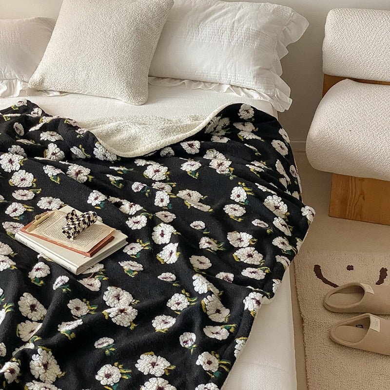 Fluffy Floral Plush Tykket Teppe for Koselig Komfort | Skanto