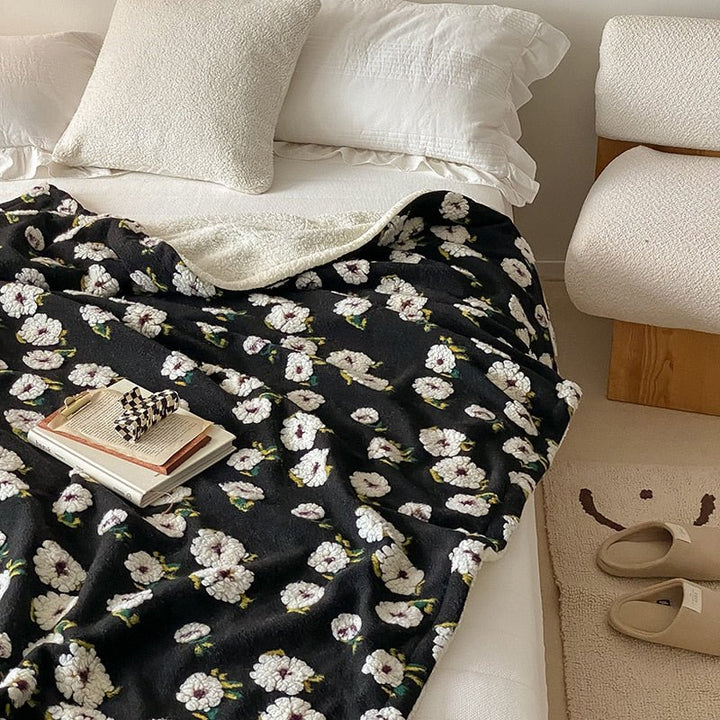 Fluffy Floral Plush Tykket Teppe for Koselig Komfort | Skanto
