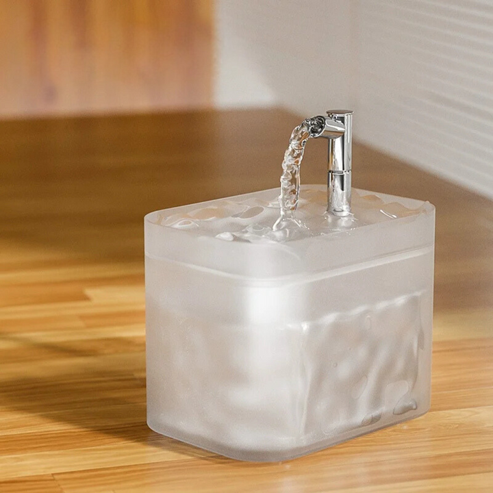 Katt og hund vann dispenser for rent og friskt vann Skanto