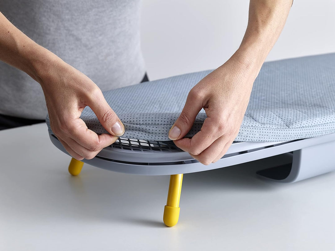 Skanto | Givera Sammenleggbar Strykebrett – Kompakt Plassbesparende Design med Skli-frie Ben og Damp-absorberende Trekk