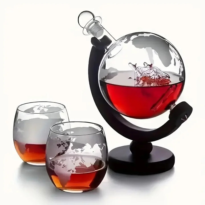 Glass Whiskey Decanter Set med Tre Stativ Graverte Verdens Ball Design | Skanto