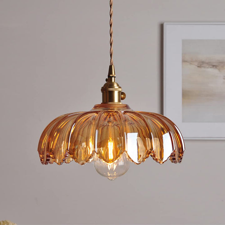Skanto | Glass lampe som glitrer med detaljer!