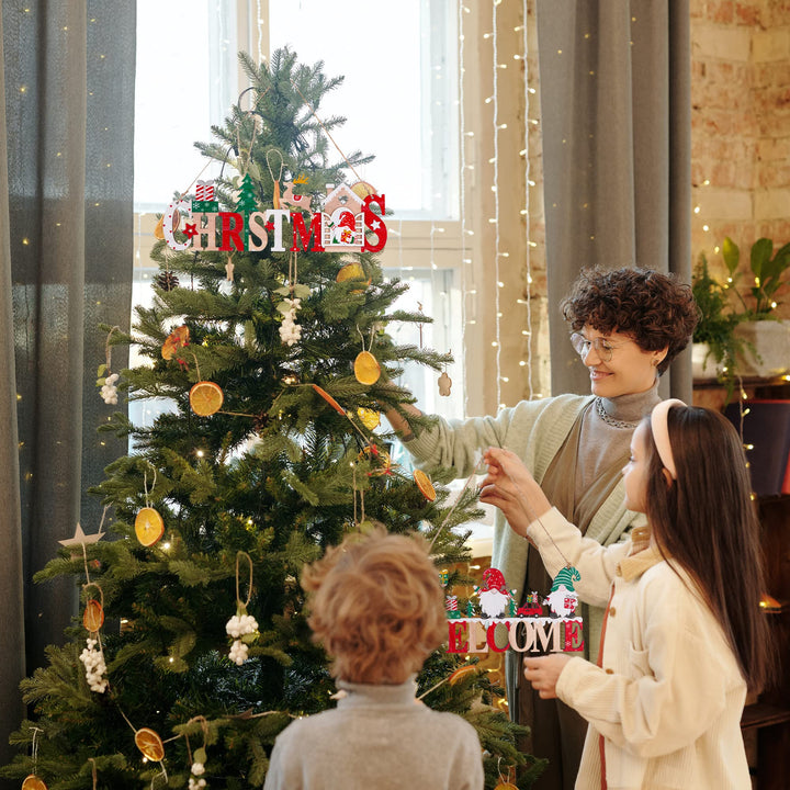 Skanto | Gnome Julestrad Tre Henge Ornament Skilt - Sett med 5 – Festlig Juledekorasjon for Hjem, Dør og Tre, Perfekt for Høytidsstemning
