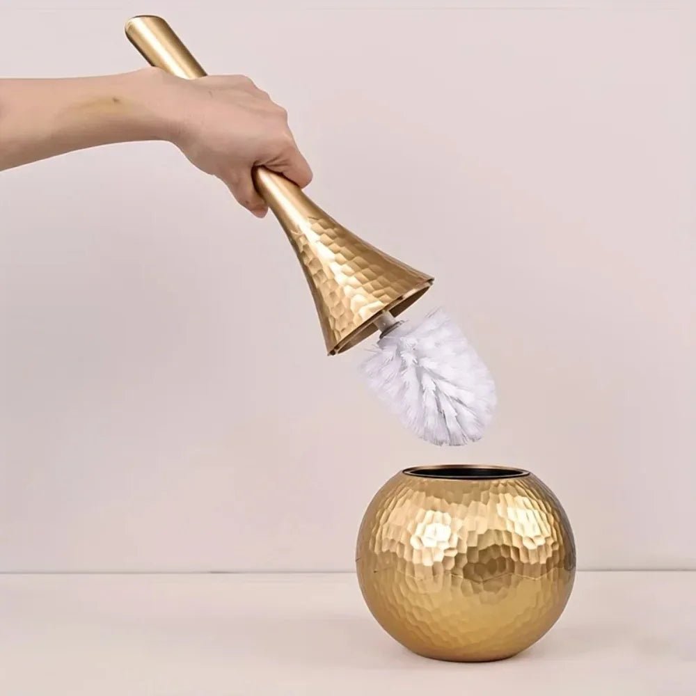 Skanto | GOLDENLUXE – Skulpturert toalettbørste med elegant metallisk design for moderne bad