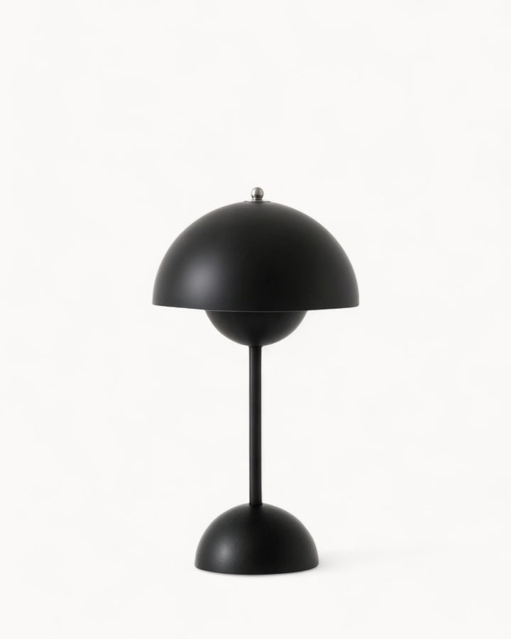 Skanto | NordLight – LED Bordlampe Skandinavisk Design, dimbar og bærekraftig i metall
