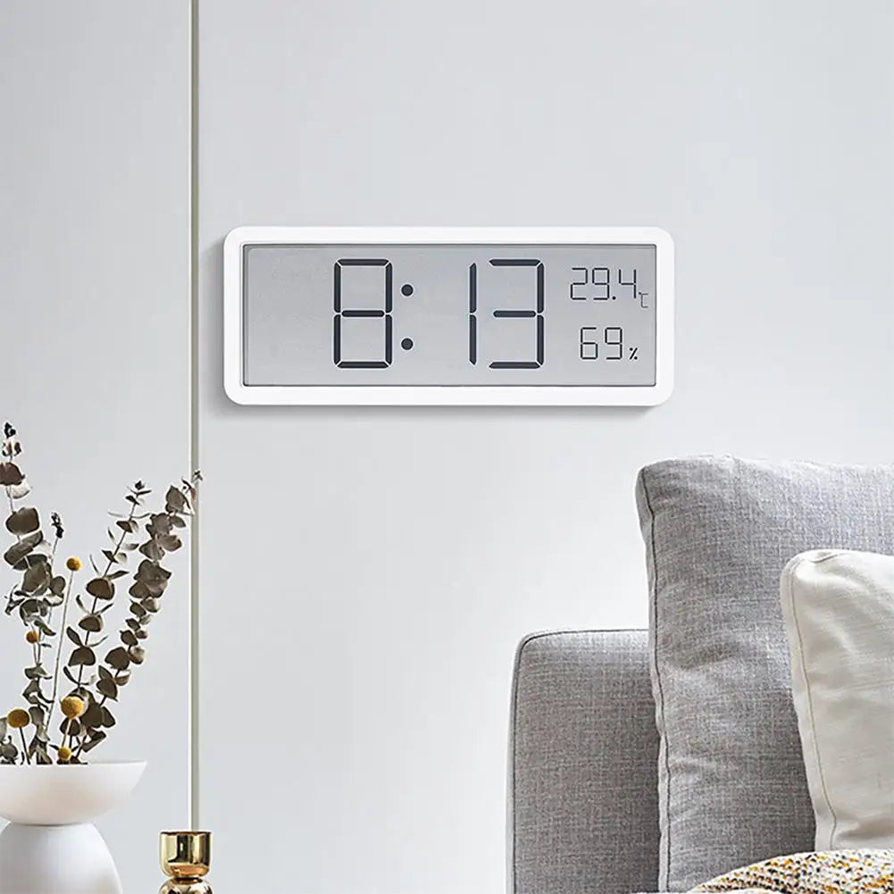 Skanto | Moderne LED veggklokke med stort Display og temperaturmåler