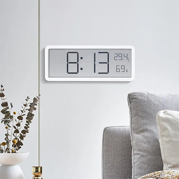 Skanto | Moderne LED veggklokke med stort Display og temperaturmåler