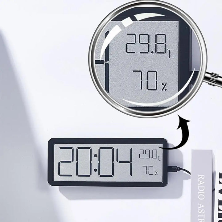 Skanto | Moderne LED veggklokke med stort Display og temperaturmåler