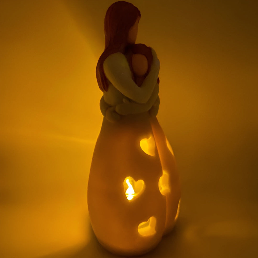 Skanto | Omfavne Mor Datter Figur Flammende Lysestake - LoveGlow
