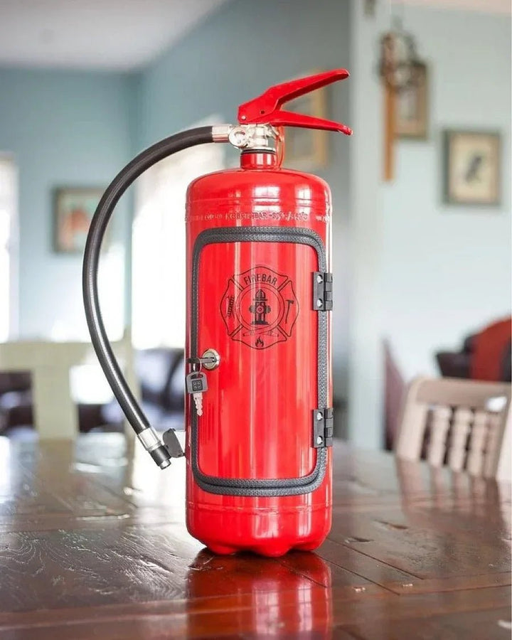SPARKSTASH – Versteckter Getränkebehälter im Feuerlöscher-Design