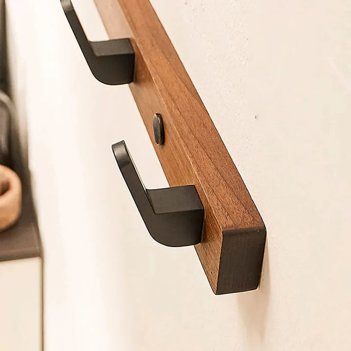 Skanto | Minimalist Veggmontert Klesknagg med Tre & Metall Kleshenger