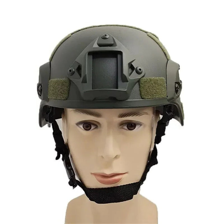 Outdoor-Taktikhelm für das Trening