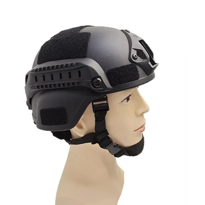 Outdoor-Taktikhelm für das Trening