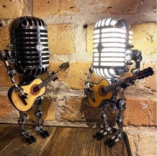 Skanto | Industriell stil robotlampe med gitar og vintage mikrofon design