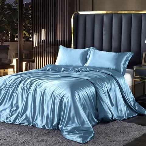 Skanto | Silk Satin 4-Delt Sengetøysett med Dynecover