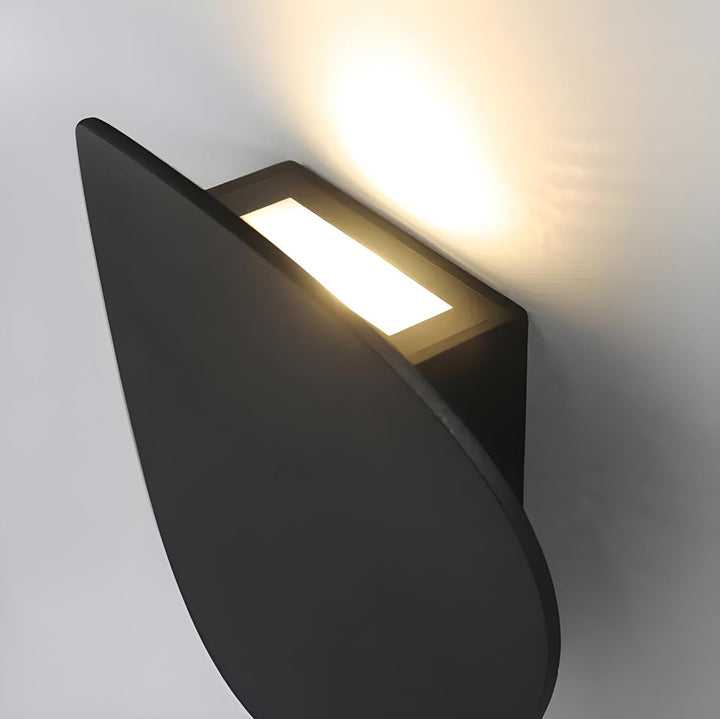 DuskGlow - Elegant Vegglampe for Atmosfærisk Belysning Skanto
