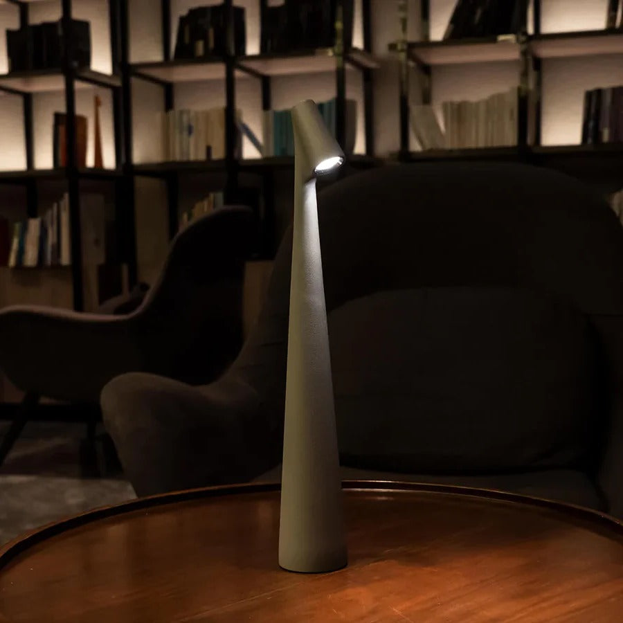Skanto | Minimalistisk Design Bordlampe
