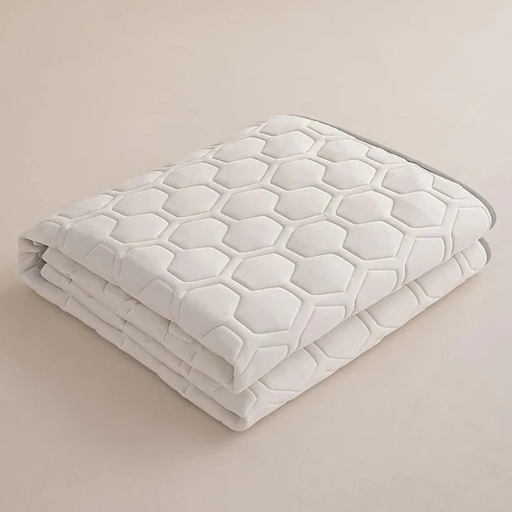 Quilted Cooling Mattress Pad med Høydensitets Kjølefiber | Skanto