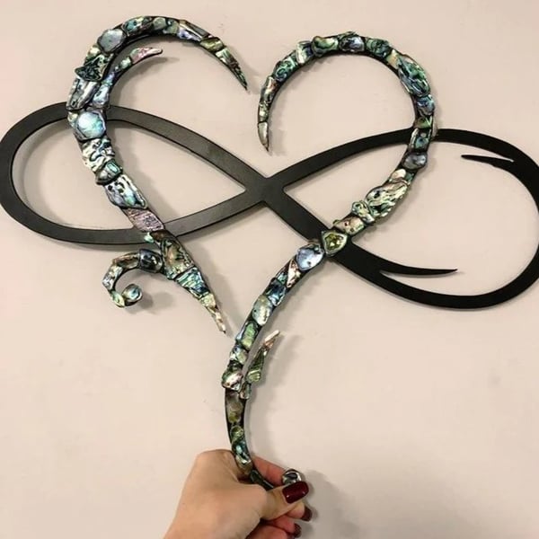 Frendorf | Jernveggkunst med Uendelig Hjerte - InfiniteHeart