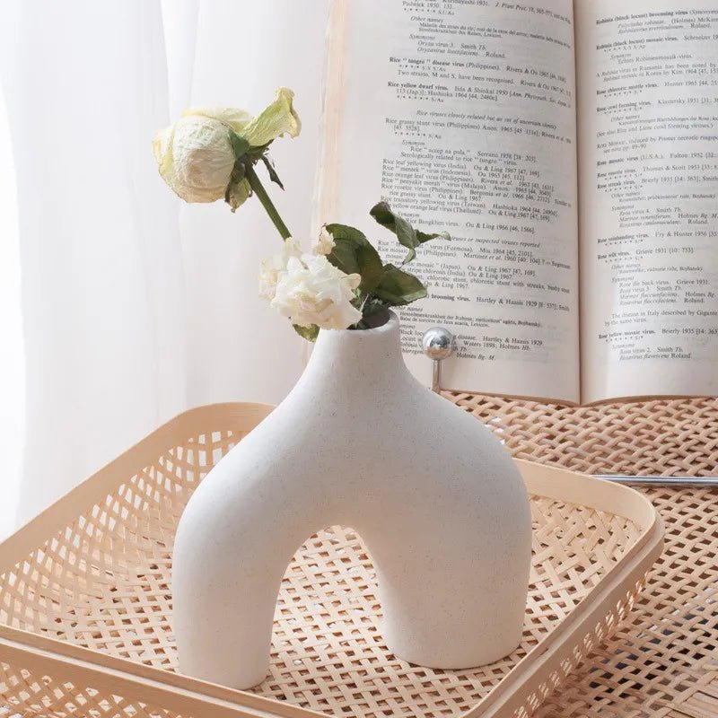 Uregelmessig Minimalistisk Keramikkvase Sett for Modern Dekor | Skanto