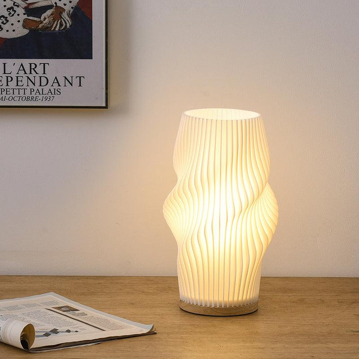 Skanto | CharmAura - Sofistikert Krembordlampe