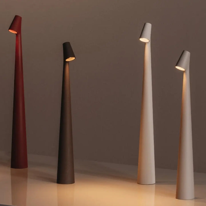 Skanto | Skulpturell Bordlampe Trådløs LED Lampe Solid Aluminiums 10000mAh Batteri 3-Nivå Dimming CRI 90 USB-C Ladekontakt Varm Hvit 2700K