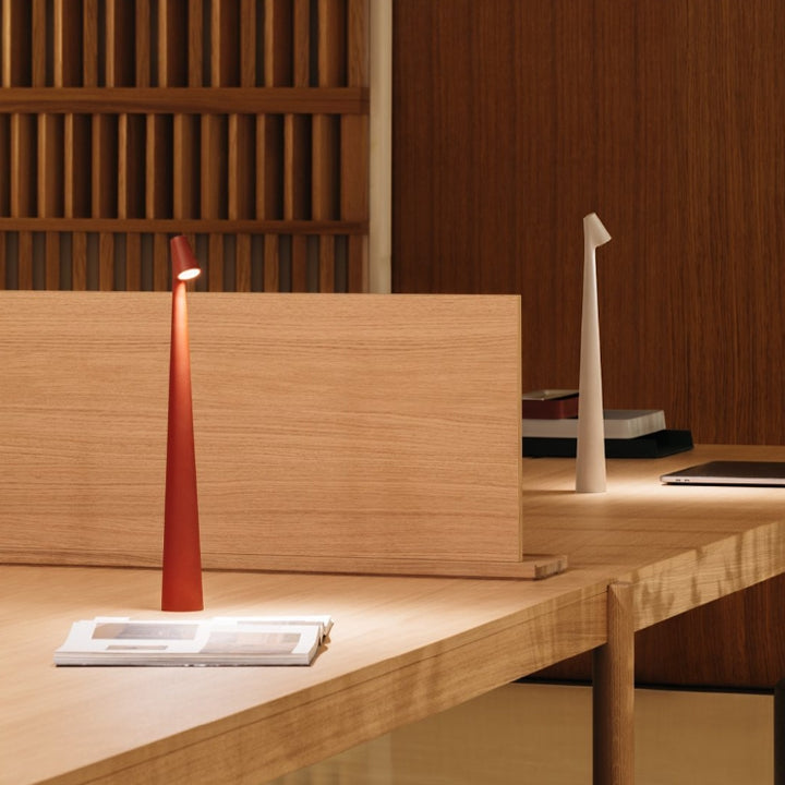 Skanto | Skulpturell Bordlampe Trådløs LED Lampe Solid Aluminiums 10000mAh Batteri 3-Nivå Dimming CRI 90 USB-C Ladekontakt Varm Hvit 2700K