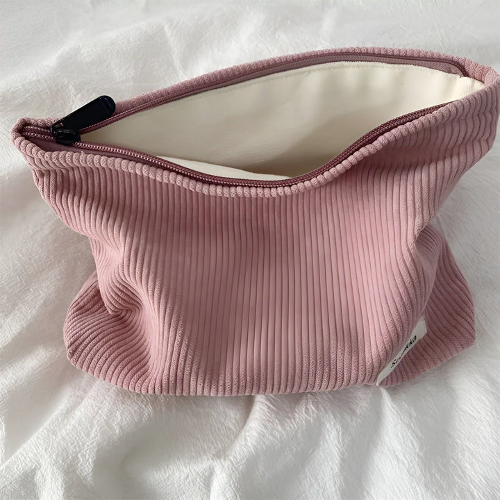CorduroyGlam Bag – Romslig sminkepung laget av kordfløyel
