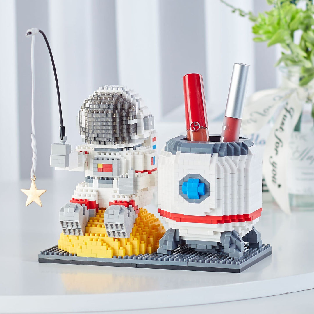 Skanto | Astronaut På Månen Pennholder Nano Byggeklosser