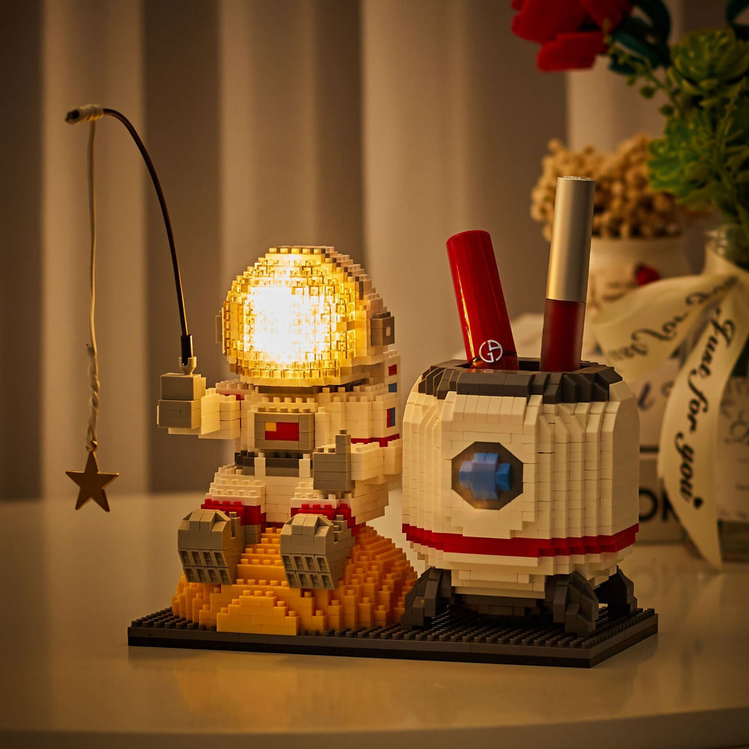 Skanto | Astronaut På Månen Pennholder Nano Byggeklosser