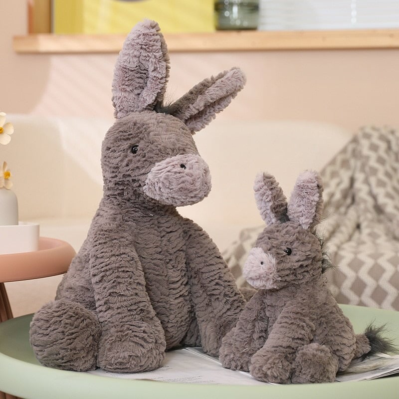 Skanto | Whispy den fluffy esel plush figur