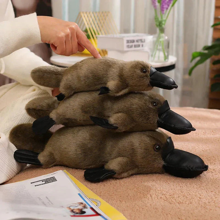 Skanto | Pleep det fluffy brune og hvite nebbdyr-plush
