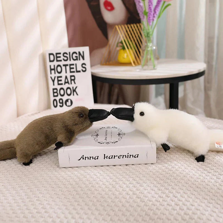 Skanto | Pleep det fluffy brune og hvite nebbdyr-plush