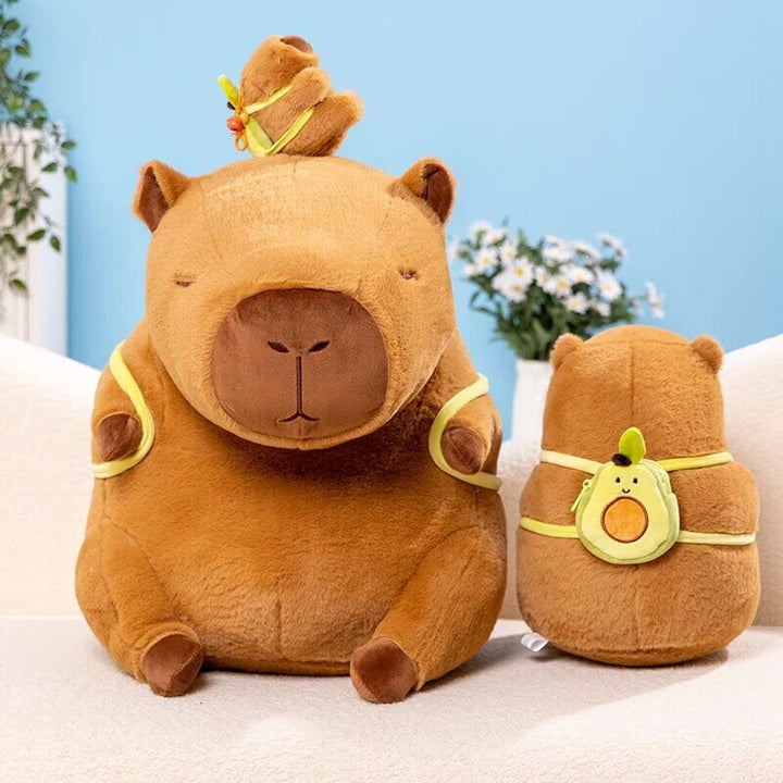 Skanto | Den Kawaii Capybara med Mini Avocado Rygsekk Plushie
