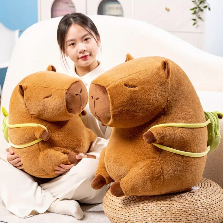 Skanto | Den Kawaii Capybara med Mini Avocado Rygsekk Plushie