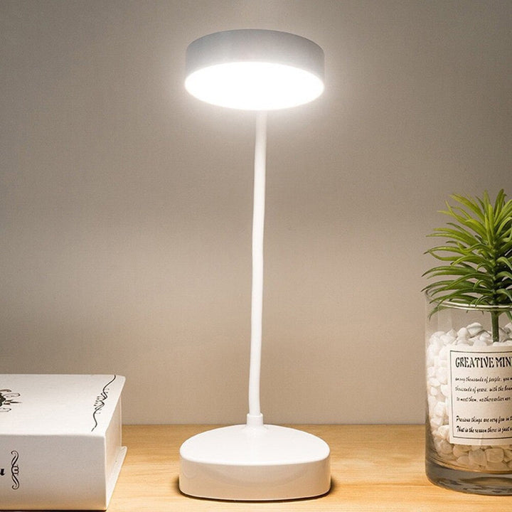 Skanto | LED Kveldsleselampe - Justerbar Hvit Lysarmatur for Nattbord og Soverom Bruk