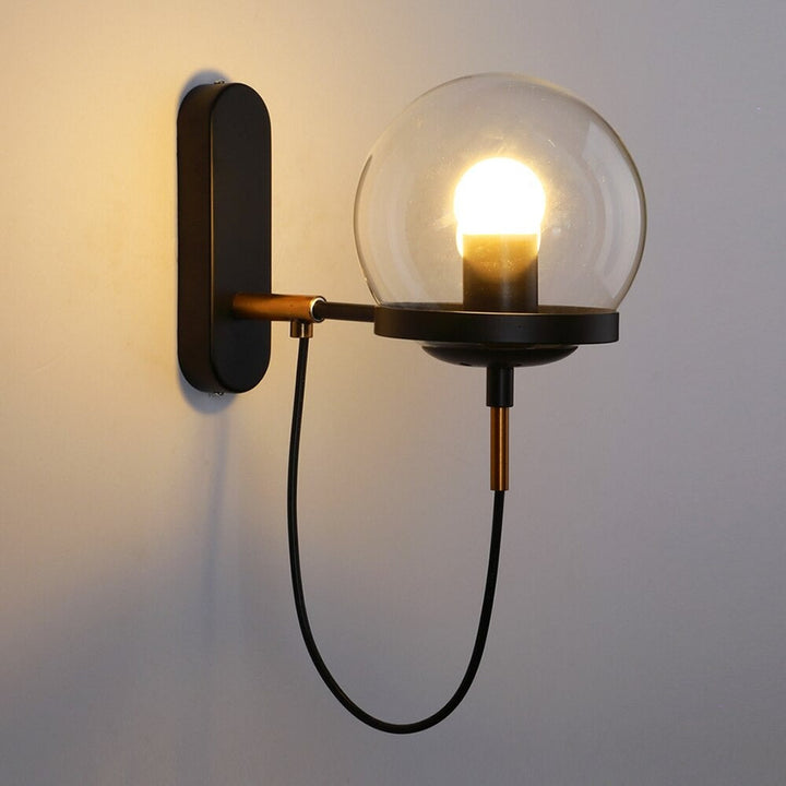 Chic Design Vegglampe med Glasskuppel | Skanto