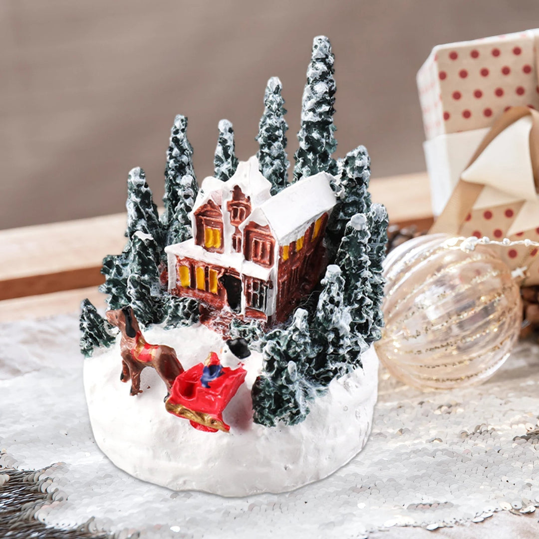 Skanto | LED juleby miniatyrsett – Snødekte harpiks hus for festlig hjeminnredning & deilige gaver til barn & venner